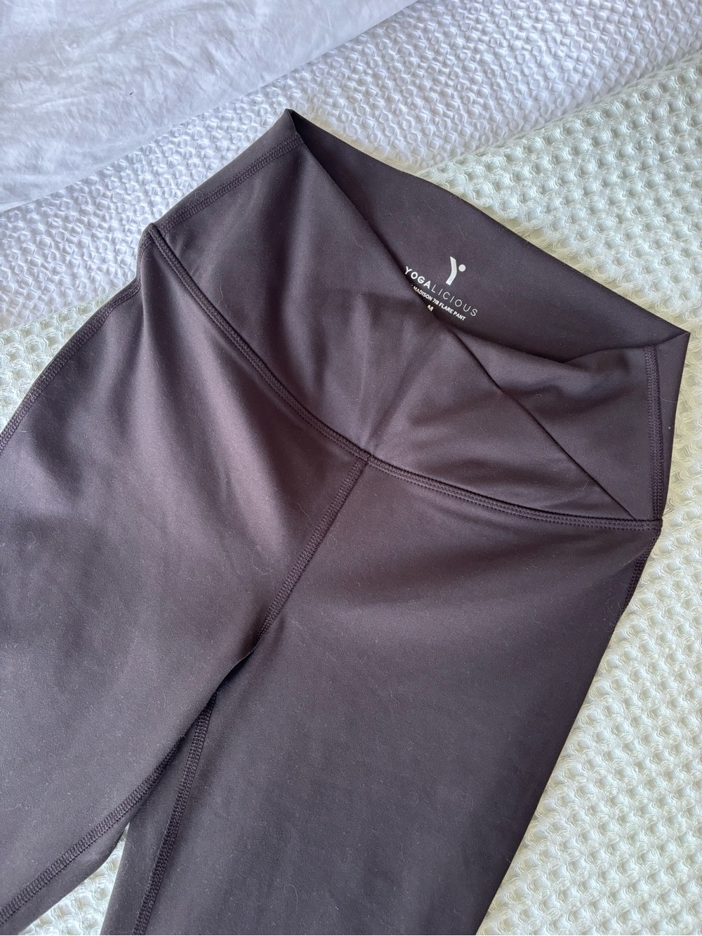 Yogalicious Lux Madison 7/8 flare pant - Picture 5 of 6